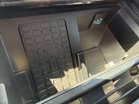 Used 2024 Ford F250 Lariat AWD/4WD image 11