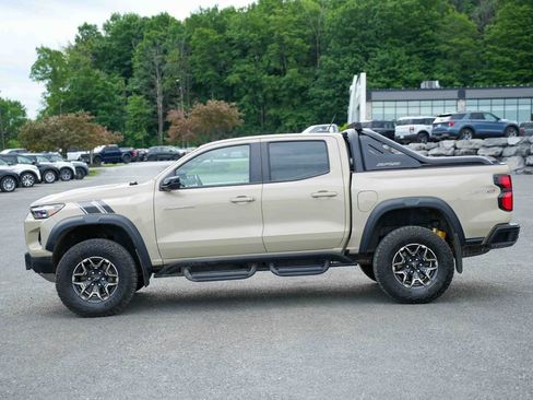 Used 2024 Chevrolet Colorado ZR2 w/ Safety Package AWD/4WD image 8