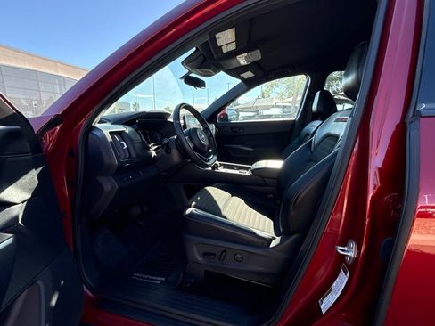 Used 2024 Nissan Pathfinder Rock Creek AWD/4WD image 12