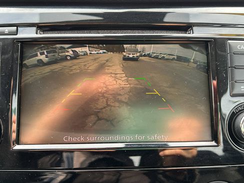 Used 2021 Nissan Rogue Sport S image 21