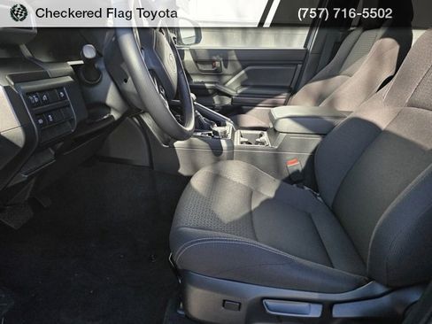 Used 2025 Toyota 4Runner SR5 image 18