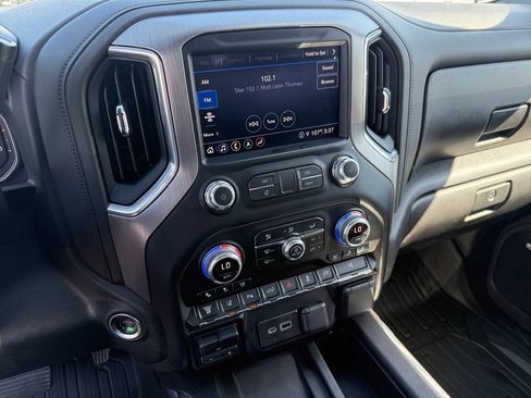 Used 2022 GMC Sierra 3500 Denali AWD/4WD image 18