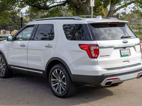 Used 2016 Ford Explorer Platinum image 10