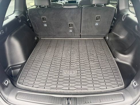 Used 2025 Jeep Grand Cherokee Limited w/ Trailer Tow Package image 30