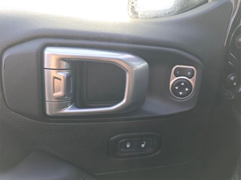 Used 2021 Jeep Wrangler Unlimited Sahara image 18