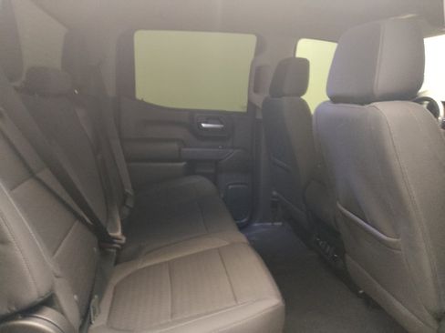 Used 2021 Chevrolet Silverado 1500 LT RWD image 19
