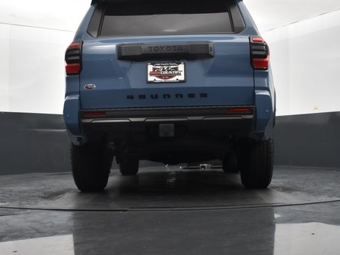 Used 2025 Toyota 4Runner TRD Off-Road Premium AWD/4WD image 39