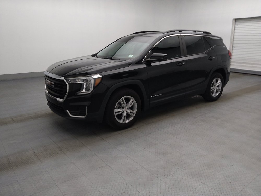 Used 2023 GMC Terrain SLE w/ Driver Convenience Package FWD image 2