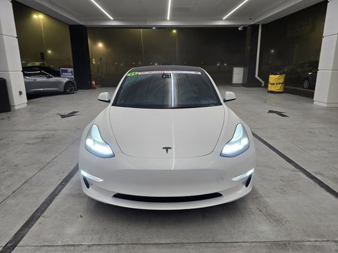 Used 2023 Tesla Model 3 Performance image 8