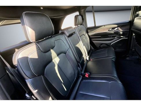 Certified 2024 Jeep Grand Cherokee Overland w/ Luxury Tech Group IV image 24