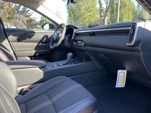 Used 2025 MAZDA CX-50 2.5 Hybrid w/ Cargo Package AWD/4WD image 16