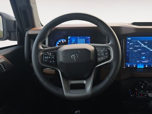 Used 2024 Ford Bronco Outer Banks image 15