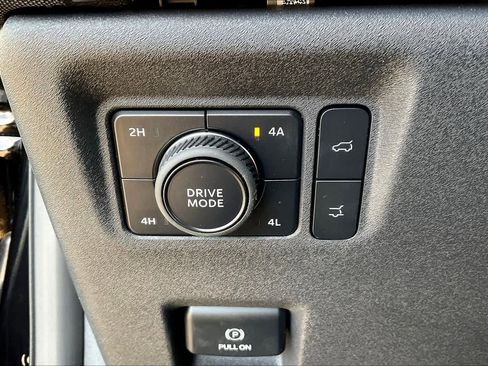 New 2025 Ford Expedition Active image 19