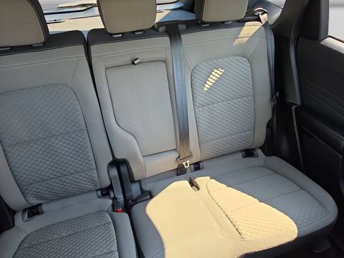 Used 2021 Ford Escape SE w/ SE Sport Appearance Package AWD/4WD image 17