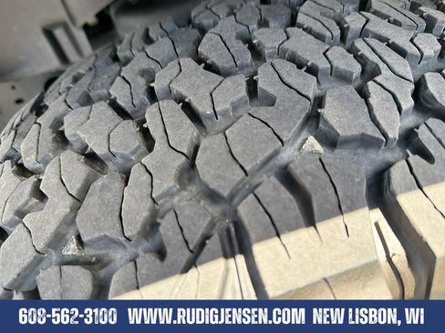 Used 2025 Jeep Wrangler Unlimited Rubicon AWD/4WD image 29