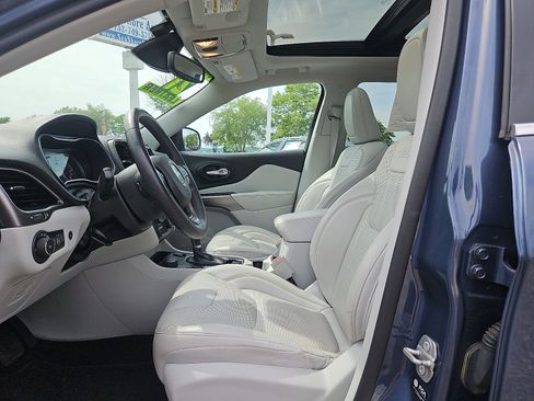 Used 2021 Jeep Cherokee Limited AWD/4WD image 14
