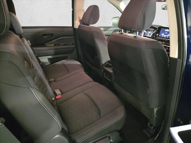 Used 2025 Nissan Pathfinder SV AWD/4WD image 11