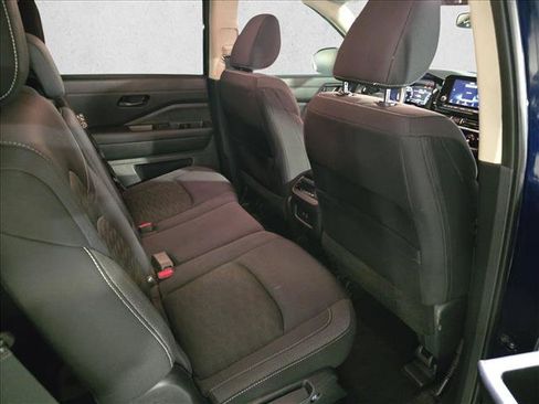 Used 2025 Nissan Pathfinder SV AWD/4WD image 11