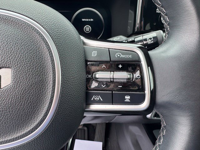 Used 2023 Kia Sorento SX AWD/4WD image 16
