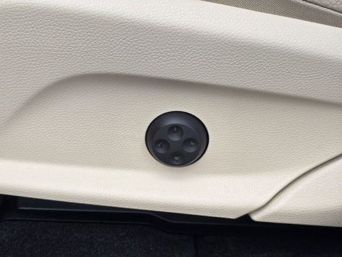 Used 2022 Mercedes-Benz GLC 300 image 36