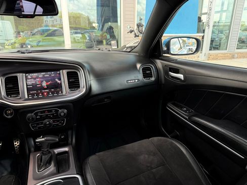 Used 2019 Dodge Charger Scat Pack w/ Dynamics Package image 39