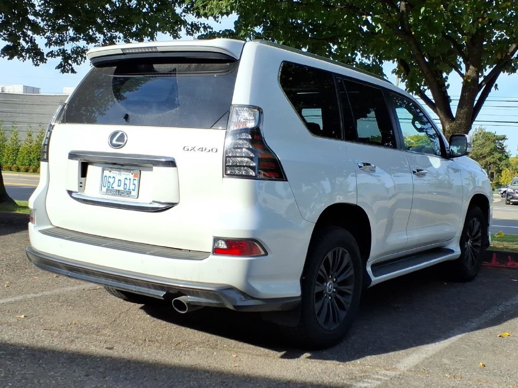 Used 2023 Lexus GX 460 Luxury w/ Sport Design Package AWD/4WD image 5