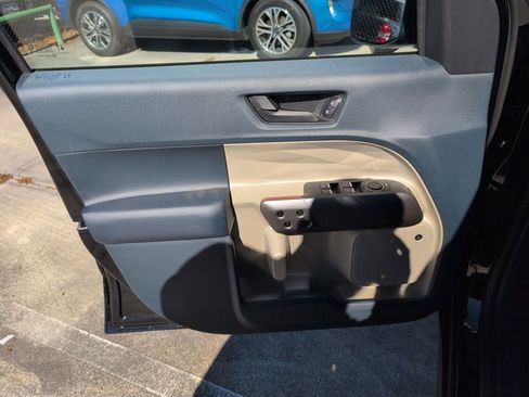 New 2026 Ford Maverick Lariat w/ 4K Tow Package image 28