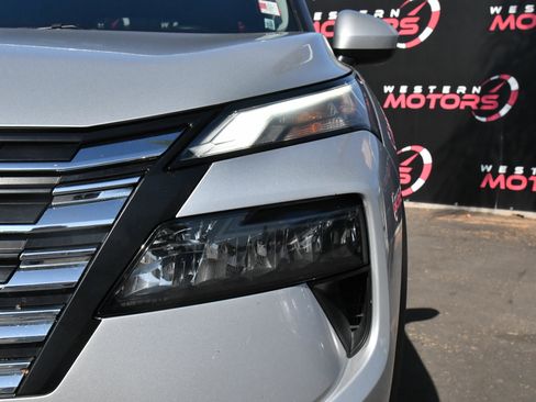 Used 2025 Nissan Rogue SV AWD/4WD image 11