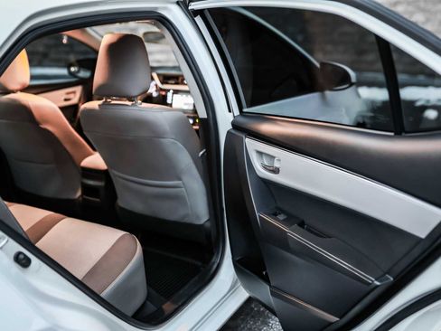 Used 2019 Toyota Corolla LE image 17