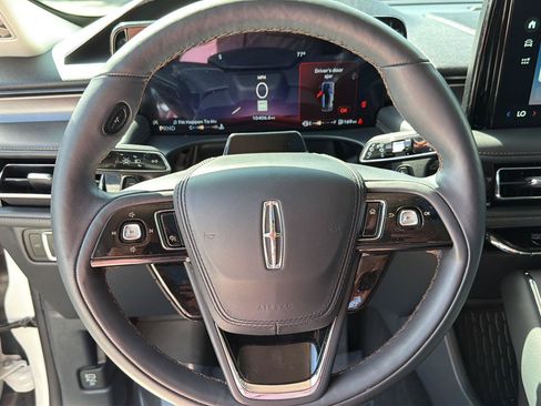 Used 2026 Lincoln Aviator AWD image 22