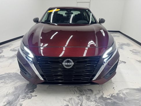 Used 2025 Nissan Altima 2.5 SV FWD image 3