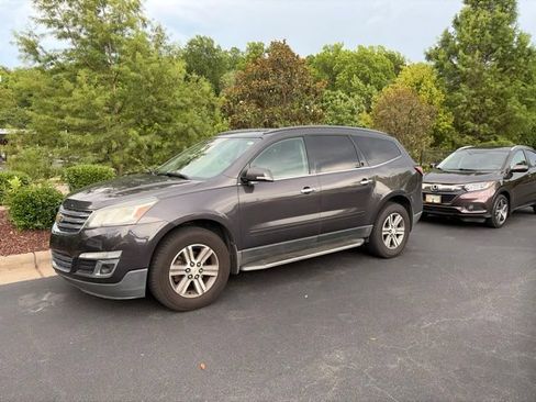Used 2015 Chevrolet Traverse LT FWD image 9