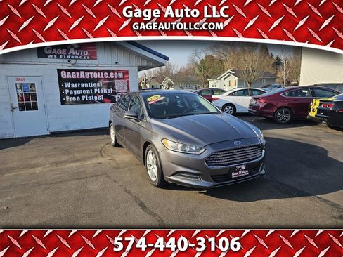 Used 2016 Ford Fusion SE image 1