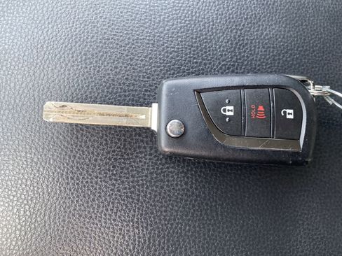 Used 2025 Toyota RAV4 LE image 30