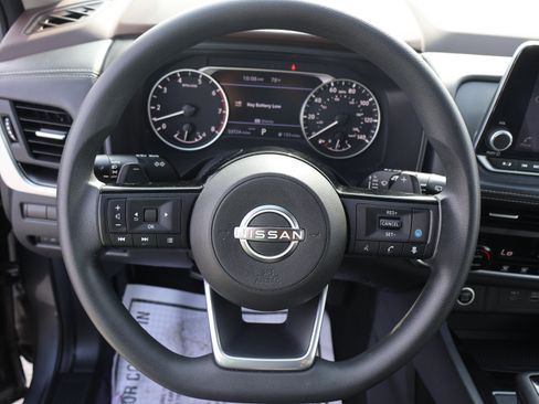 Used 2023 Nissan Rogue SV AWD/4WD image 38