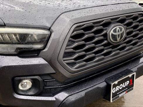Used 2022 Toyota Tacoma TRD Off-Road image 28