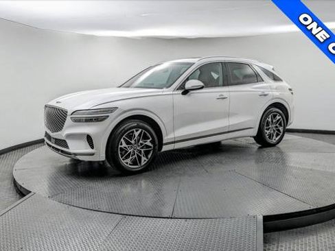 Used 2022 Genesis GV70 2.5T w/ Select Package image 2