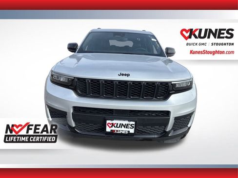 Used 2023 Jeep Grand Cherokee L Laredo image 5