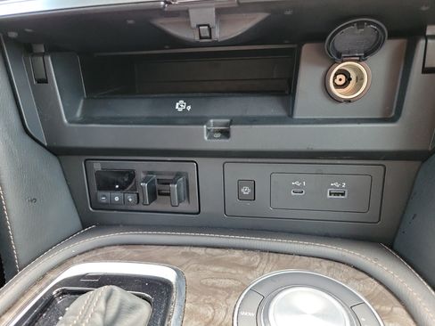 Used 2021 Nissan Armada Platinum w/ Captain's Chairs Package RWD image 29