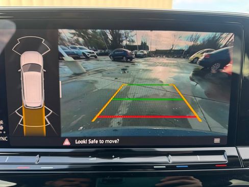 New 2026 Volkswagen Atlas SE image 19