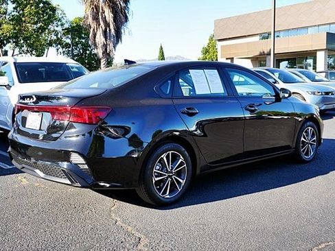 Used 2023 Kia Forte LXS FWD image 8