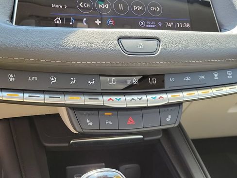 Certified 2022 Cadillac XT4 Luxury w/ Cold Weather Package FWD image 29