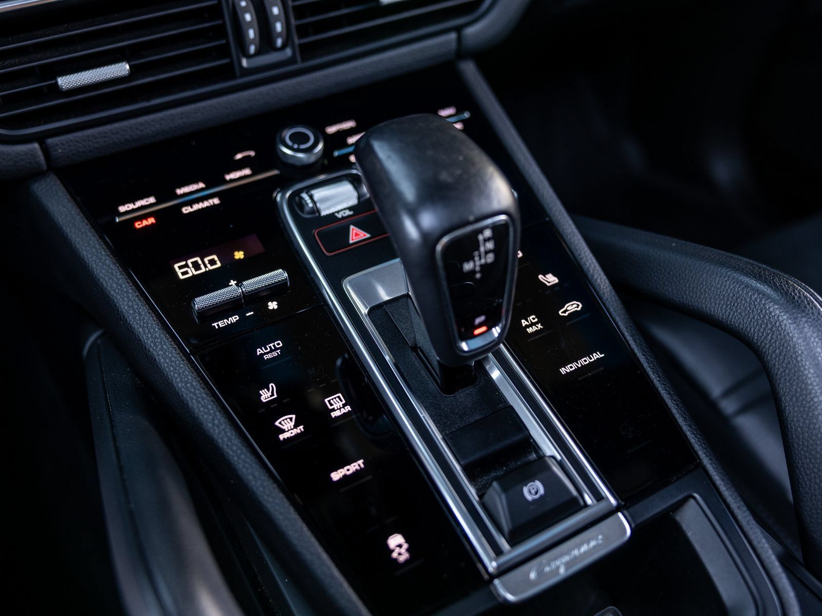 Certified 2023 Porsche Cayenne w/ Premium Package AWD/4WD image 55