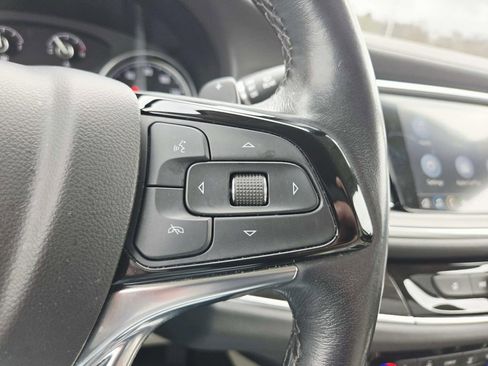 Used 2023 Buick Enclave Essence image 22