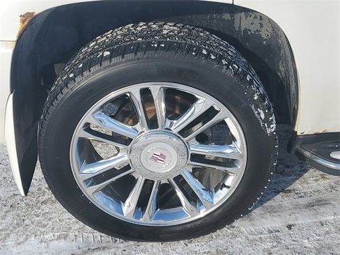 Used 2011 Cadillac Escalade AWD image 5