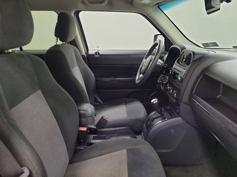 Used 2015 Jeep Patriot Sport w/ Power Value Group FWD image 21