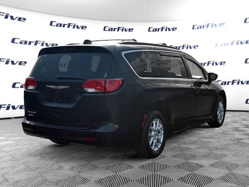 Used 2020 Chrysler Voyager Lxi image 6