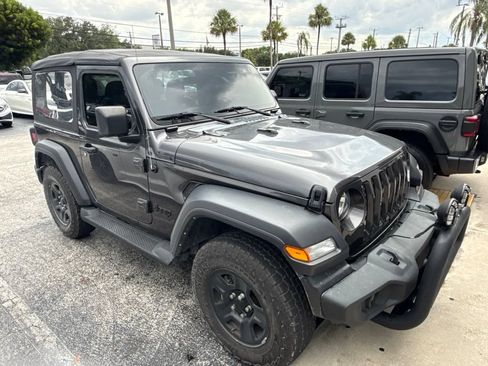 Used 2022 Jeep Wrangler Sport AWD/4WD image 2
