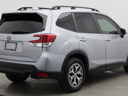 Used 2023 Subaru Forester Premium AWD/4WD image 8