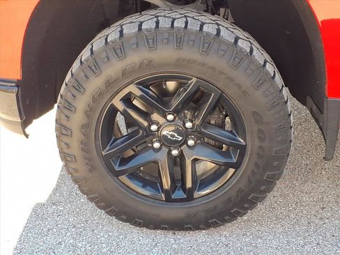 Used 2021 Chevrolet Silverado 1500 LT Trail Boss w/ Convenience Package II image 31